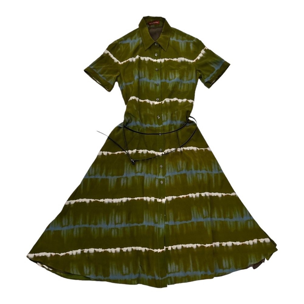 100% tie-dye silk collared midi shirtdress. Button front. Removable belt